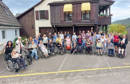 Gefreute Schifffahrt mit den Bewohnerinnen und Bewohnern des Alterszentrum Rinau Park, Kaiseraugst