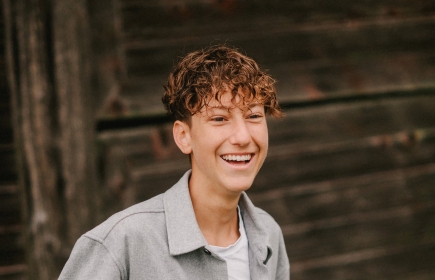 Ein junger Musiker mit klarem Fokus und spürbarer Freude: Levin Müller